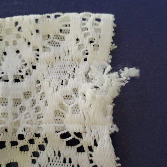 Elegant White Lace Valance Panel 58 in W x 24 in L - Picture 3 of 4